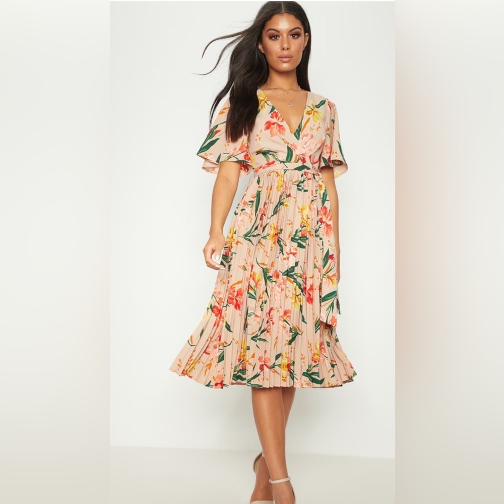 Pretty Little Thing Floral Dress with pleats (size 10)